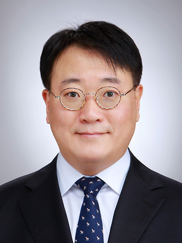 홍성민 교수 사진